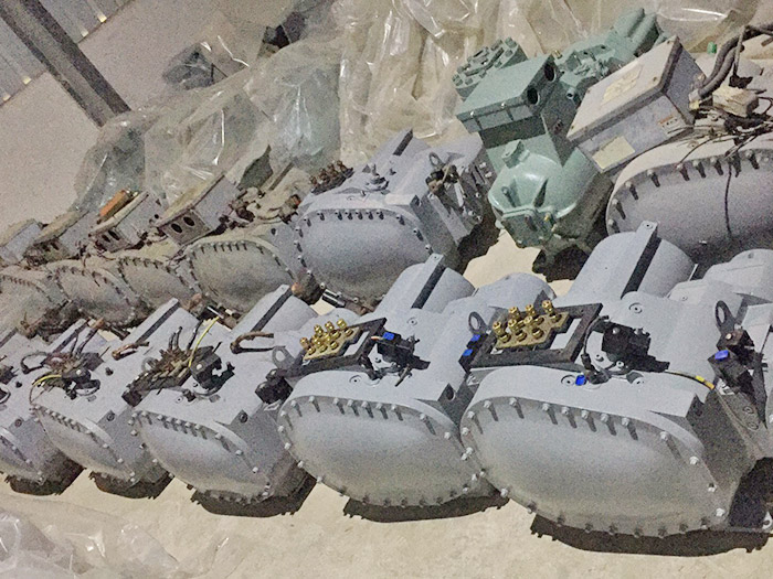 二手67KW開(kāi)利螺桿機(jī)06NW2300R5A