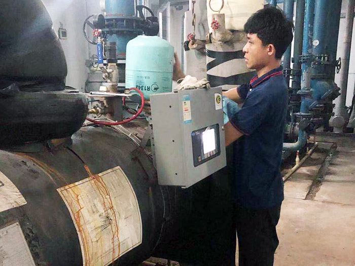 開(kāi)利冷水機(jī)組維修