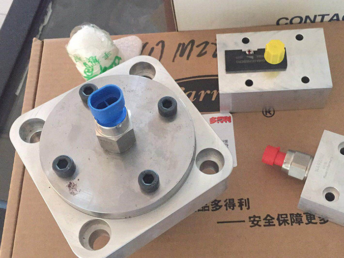 比澤爾壓縮機(jī)油流開關(guān)