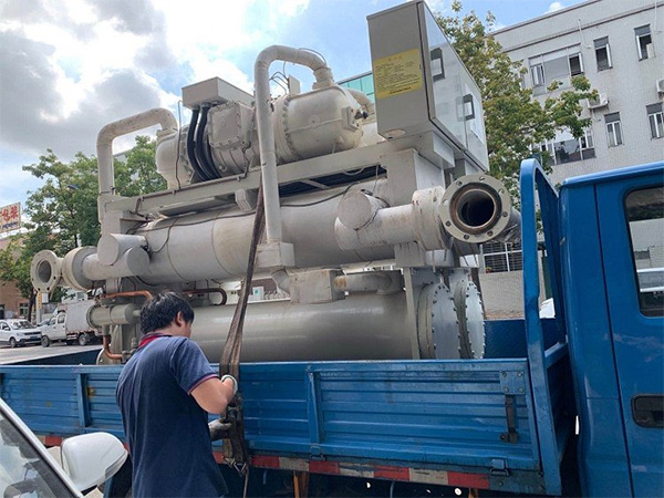 美的螺桿冷水機(jī)組