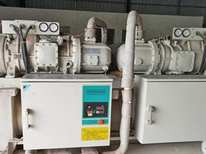 二手大金冷水机组CUW100D5Y